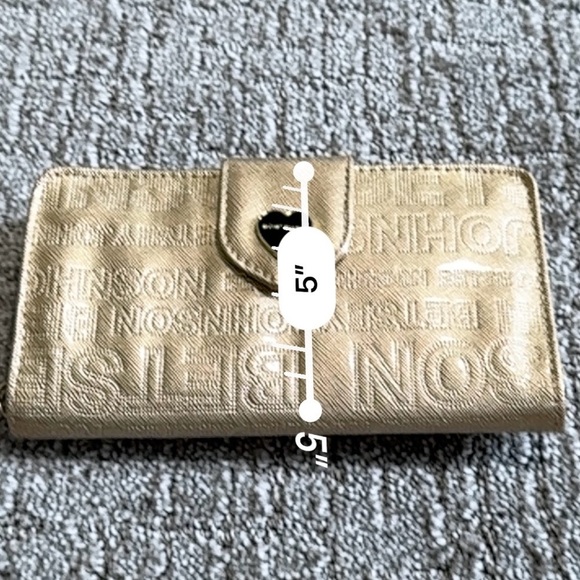 Betsey Johnson "Celly" Wallet Embossed logo gold - Picture 8 of 8